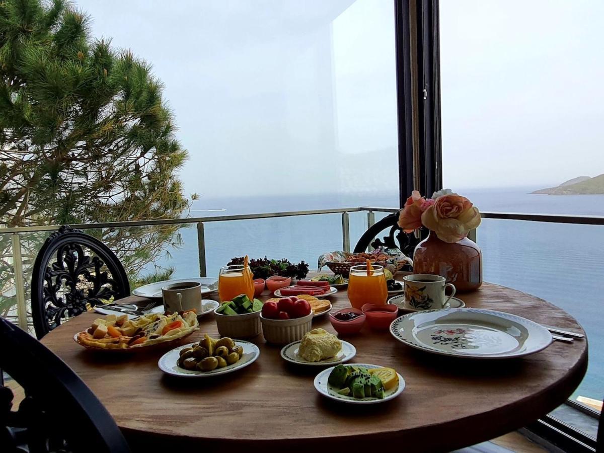 Villa Duplex With Spectacular Sea View In Yalikavak *
